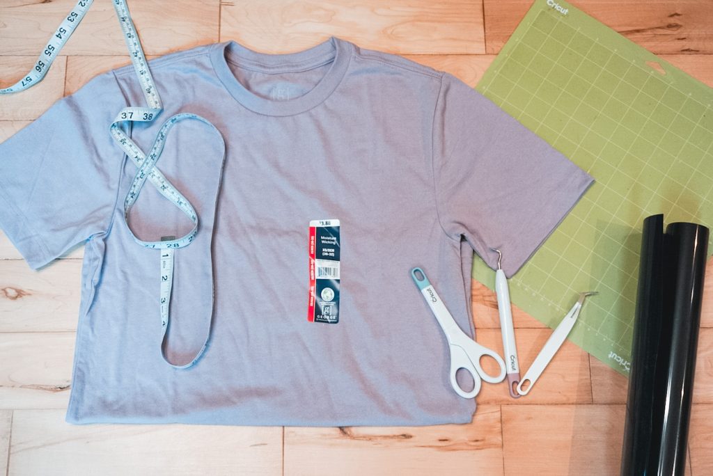 Cricut Tutorial: Iron on Vinyl Custom T Shirt - Mainely Katie