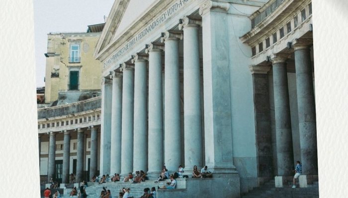 A Perfect 24-Hour Itinerary in Naples, Italy: Food, History and Sites