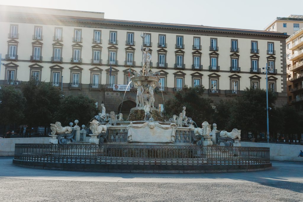 fountain of neptune naples