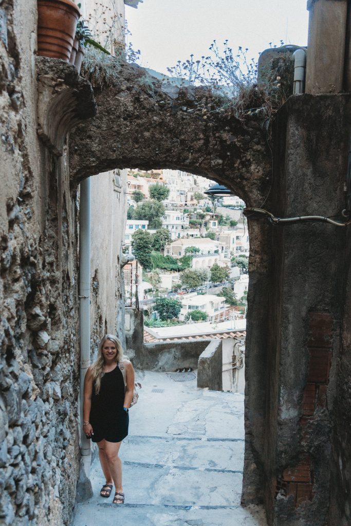 archway positano street